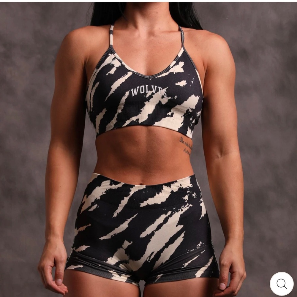 She our loyalty katya seamless short